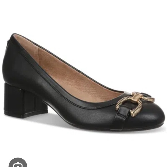 Giani Bernini Black Leather Flats with Gold Accents - Picture 1 of 4